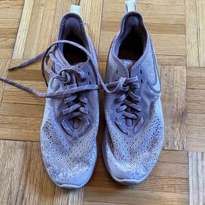 Nike Airmax Running Sneakers